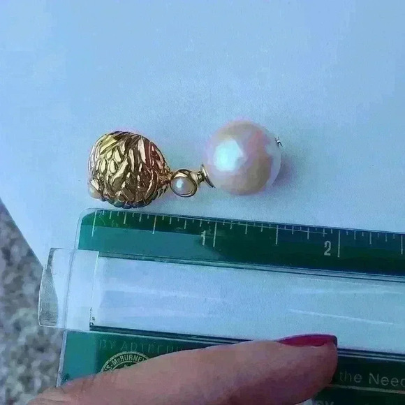 Vintage fuax pearl gold tone drop earrings - Picture 9 of 12